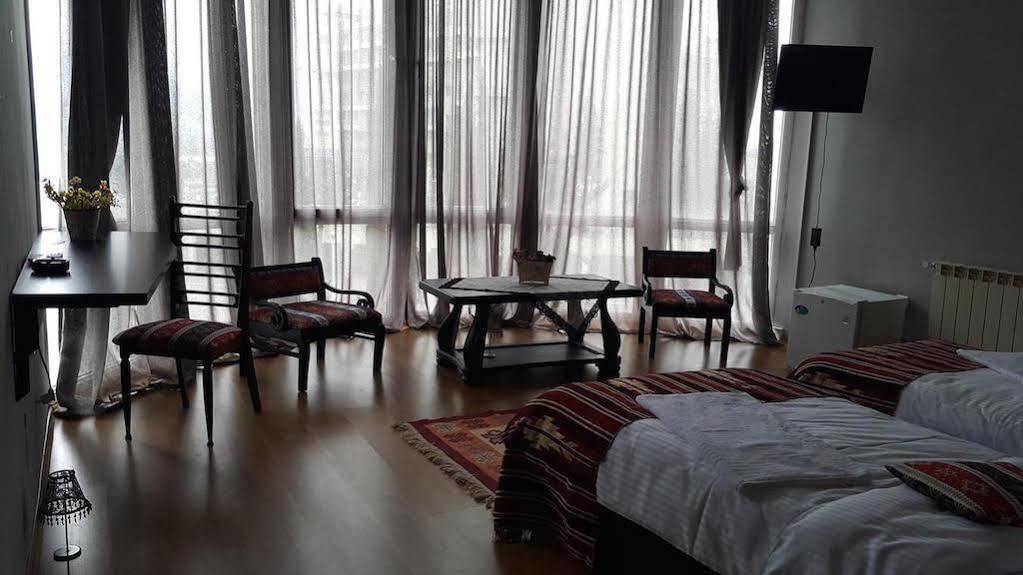 טביליסי Alphabet Boutique Hotel מראה חיצוני תמונה